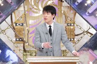 メインMCを務める麒麟・川島。