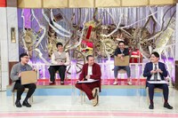 「異世界転生バラエティ 万年2番手だった麒麟川島が転生したら千鳥おぎやはぎ山里を従えるメインMCだった件」のワンシーン。