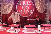 「QUIZ GO ROUND 流れる前に選びとれ！」のワンシーン。(c)関西テレビ