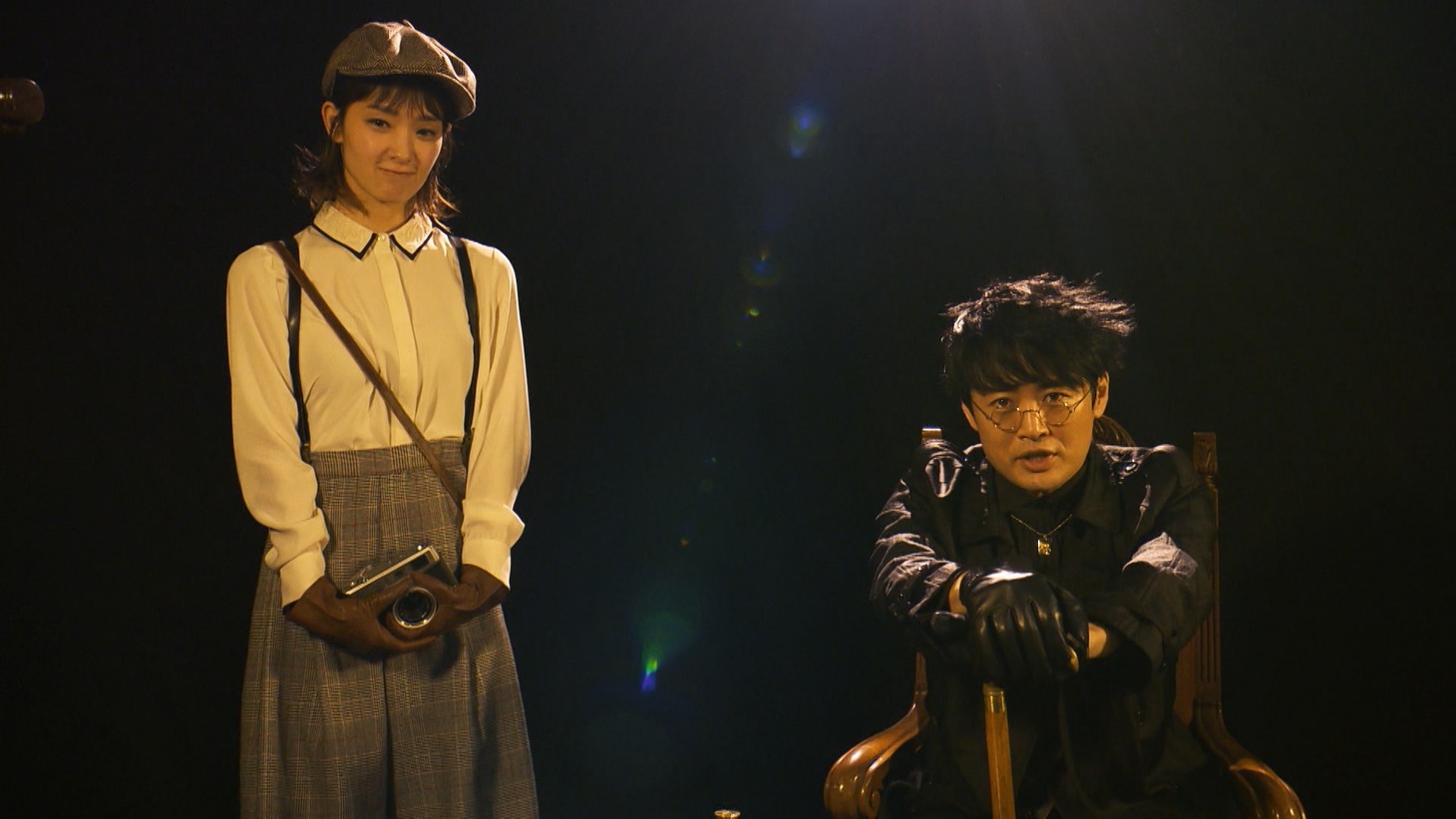 剛力彩芽と劇団ひとり。(c)ABCテレビ