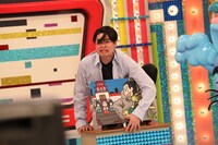 破天荒なパフォーマンスでスタジオを盛り上げる平成ノブシコブシ吉村。