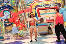 テレビ千鳥「浦島太郎選手権」で奮闘するロッチ中岡（左）。