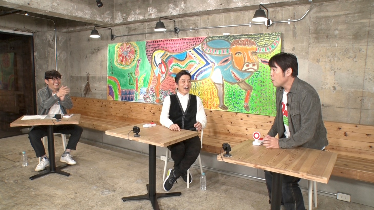 「内村さまぁ～ず SECOND vol.81」Blu-ray特典映像の「内さまゲスト反省会」に出演する（左から）ずん飯尾、X-GUNさがね、つぶやきシロー。