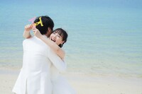 結婚したハルカラ・浜名ランチ（右）とお相手の男性（左）。