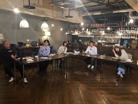 （左から）コロコロチキチキペッパーズ、NANAMI、千原ジュニア、高田秋。(c)東海テレビ