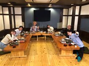 （左から）高田秋、千原ジュニア、古川洋平、NANAMI、コロコロチキチキペッパーズ。(c)東海テレビ