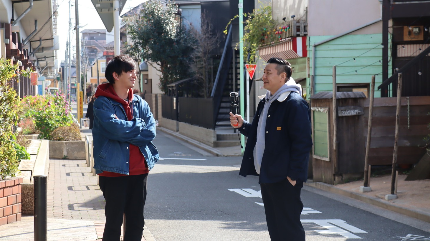 左からチョコレートプラネット長田、パンサー向井。(c)日本テレビ