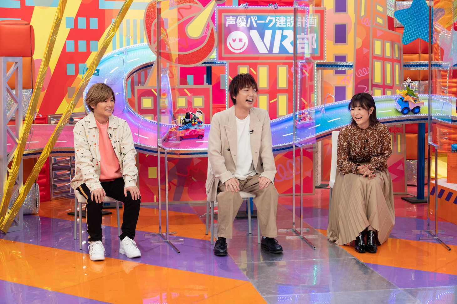 （左から）森久保祥太郎、立花慎之介、赤崎千夏。(c)テレビ朝日