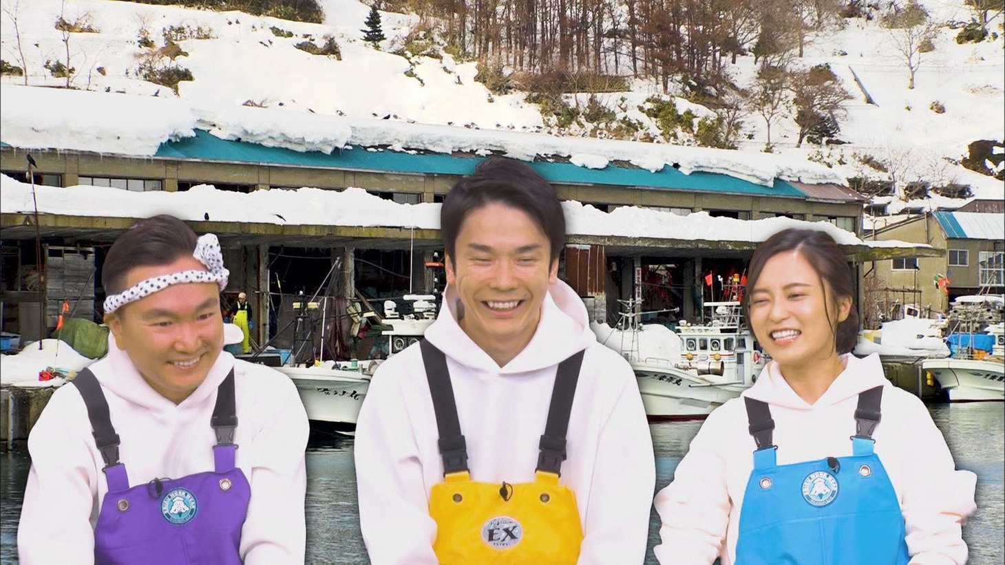 左からかまいたち、小島瑠璃子。