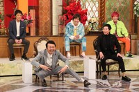 「ホンマでっか!?TV 2時間スペシャル」に出演する（前列左から）アンガールズ田中、今田耕司、（後列左から）ブラックマヨネーズ吉田、EXIT。(c)フジテレビ