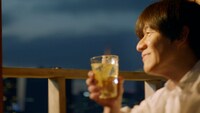 「麒麟特製レモンサワー」の新CM「みな美しき（華）篇」