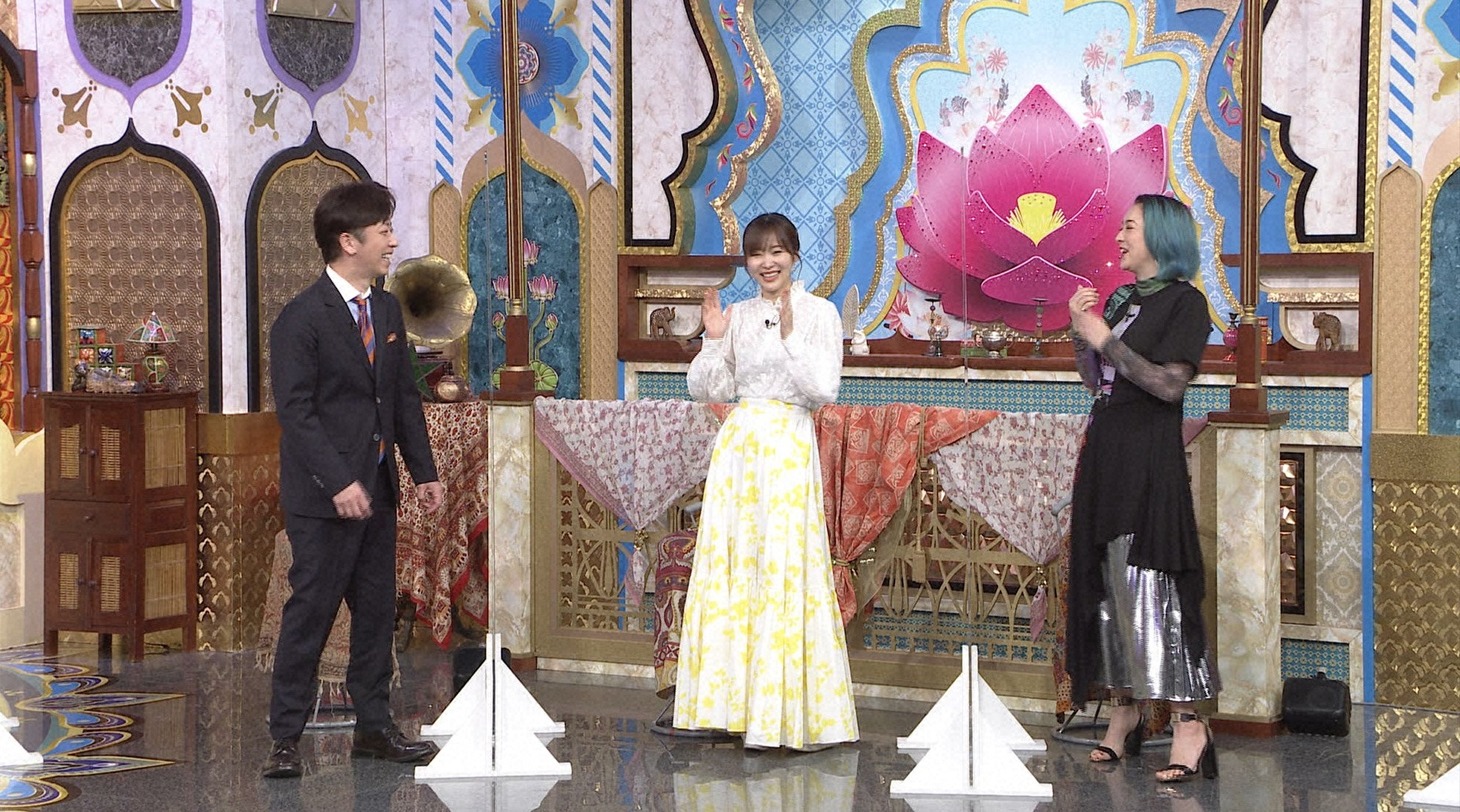 左からフットボールアワー後藤、指原莉乃、SHELLY。(c)日本テレビ