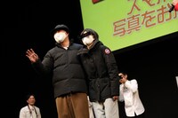 オープニングコントのワンシーン。