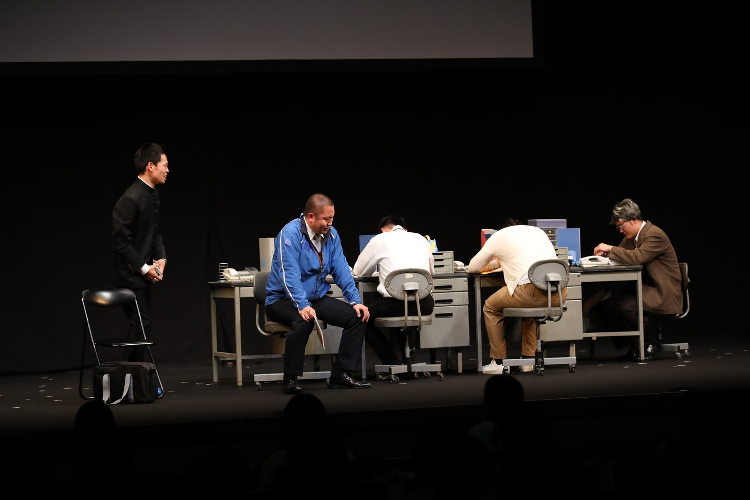 1本目のコントのワンシーン。