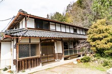 シャンプーハットてつじが所有する空き家。(c)メ～テレ