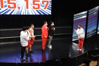 会場に駆けつけたEXIT兼近（右）。