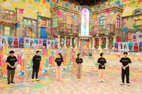 ドラマ「イチケイのカラス」チームの（左から）ずん飯尾、勝村政信、水谷果穂、桜井ユキ、黒木華、竹野内豊。(c)フジテレビ