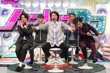 「人生波乱万丈チーム」の（左から）ぺこぱシュウペイ、FUJIWARA藤本、ネプチューン堀内、長嶋一茂、ぺこぱ松陰寺。(c)フジテレビ