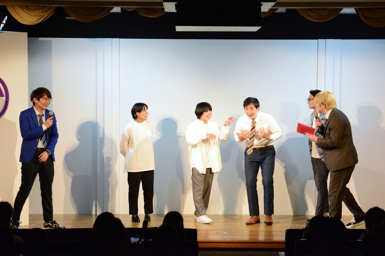 「ナルゲキこけら落とし 1日目」のエンディングの様子。