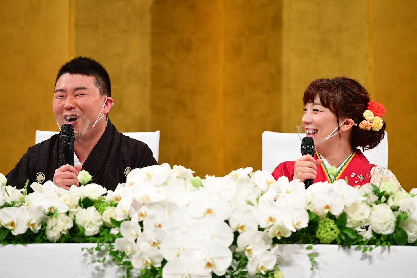 会見を開いた清水啓之と森田まりこ。