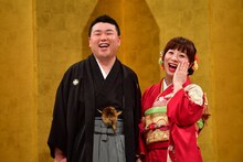 結婚を報告した清水啓之と森田まりこ。