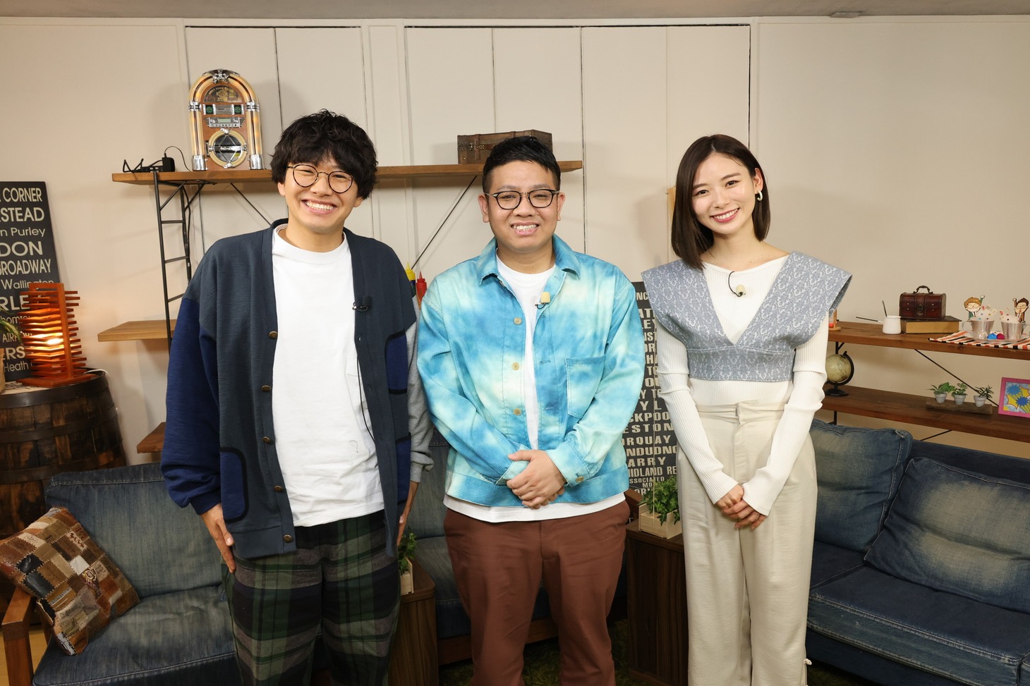 「ちょい足し」MCのミキと初回ゲストの朝日奈央（右）。(c)CBC