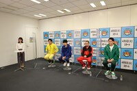 リモート取材会の様子。左から、進行を務めた舘山聖奈（関西テレビアナウンサー）、博多華丸・大吉、千鳥。