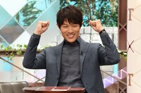 鈴木亮平 (c)フジテレビ