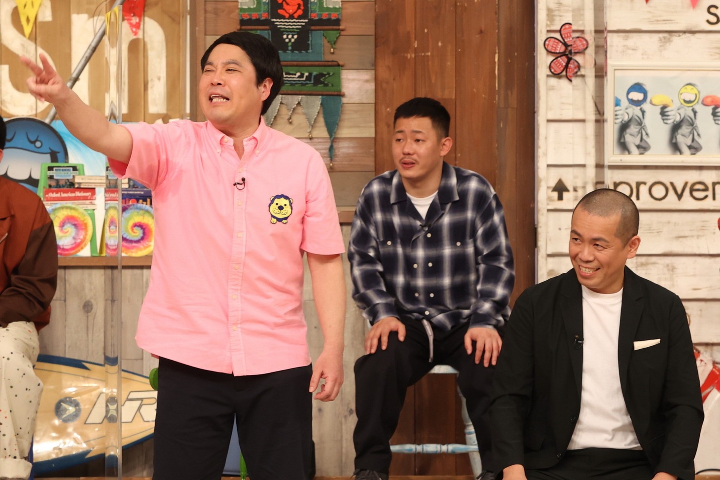 タカアンドトシとザ・マミィ酒井（中央）。 (c)フジテレビ