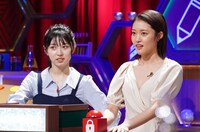 左からジョナゴールド、王林。(c)日本テレビ