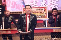 佐藤二朗（中央）と鬼越トマホーク。