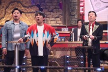 アルコ＆ピースと佐藤二朗（右）。(c)フジテレビ