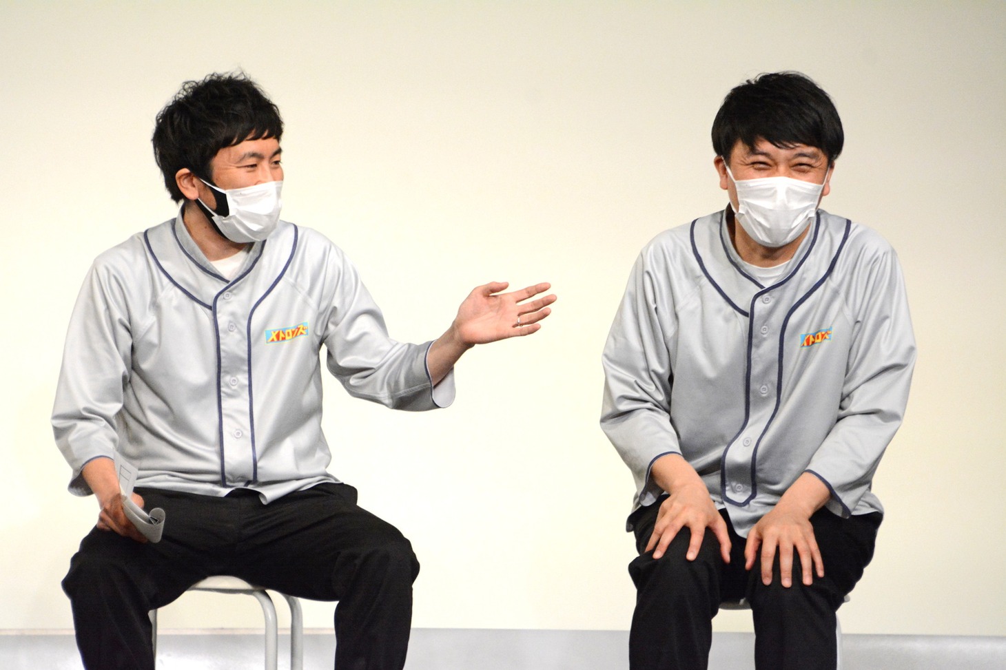左からしずる村上、サルゴリラ児玉。