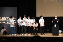 いかちゃんのネタを再現する米良ちゃん（すゑひろがりず南條）。