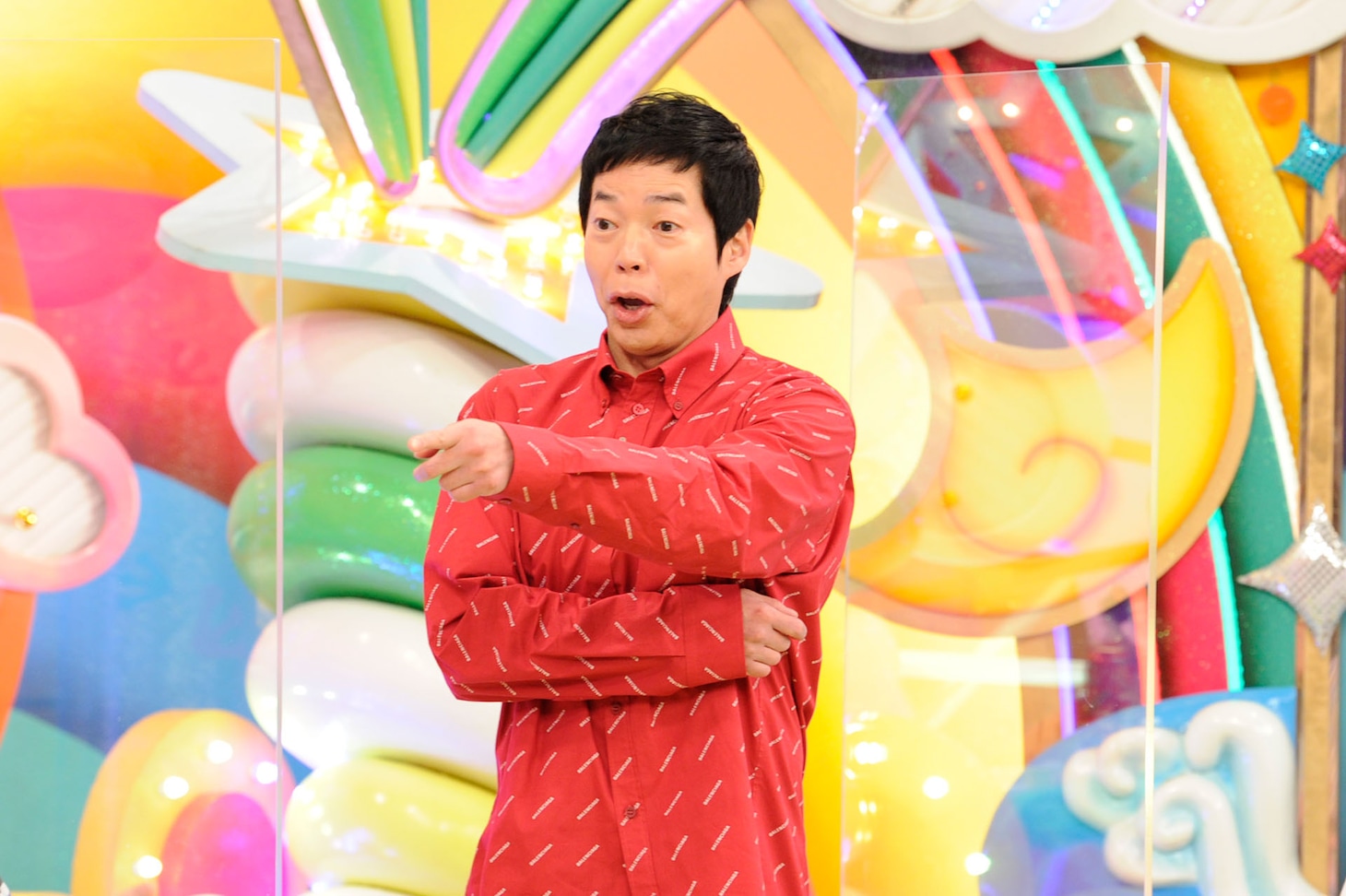 MCの今田耕司。