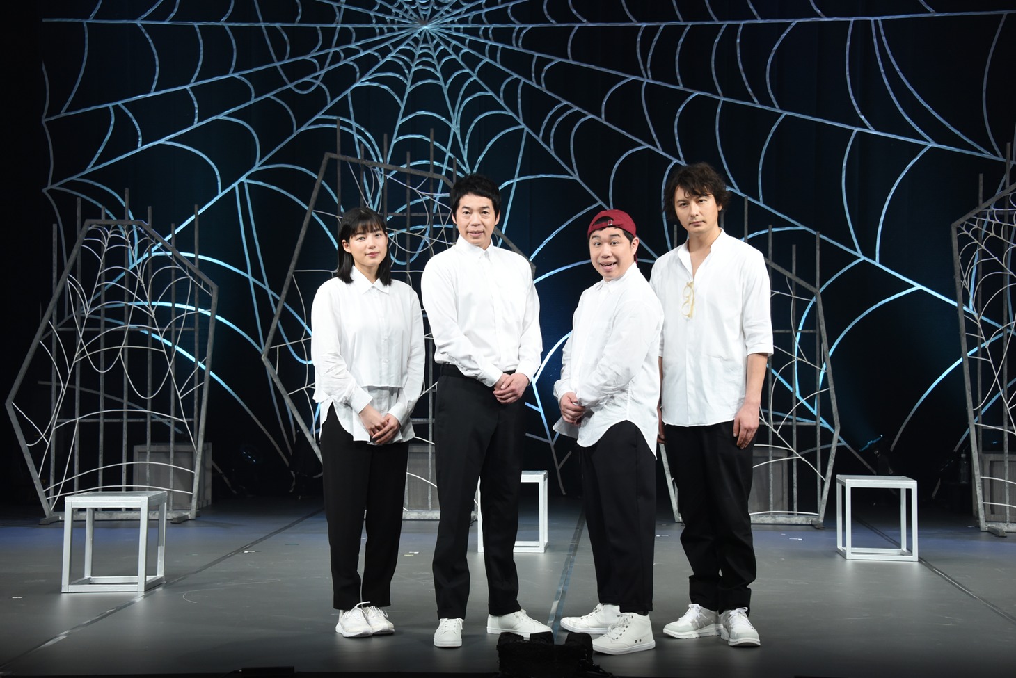 ゲネプロ公演を終え、取材会に出席した石井杏奈、今田耕司、霜降り明星せいや、藤田玲（左から）。