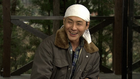 BUCK-TICKの櫻井敦司と対談するヒロシ。