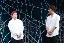 左から霜降り明星せいや、藤田玲。