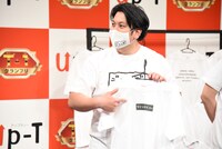 空気階段・水川かたまりのデザインに一言あるというレインボー・ジャンボたかお。