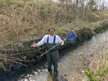 すしざんまい社長に扮するロバート秋山。