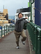 松丸亮吾の父親を演じるとにかく明るい安村。