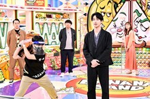 横浜流星（手前右）ら。(c)TBS