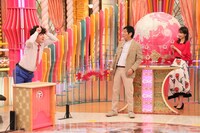 （左から）流れ星☆ちゅうえい、明石家さんま、加藤綾子。(c)フジテレビ