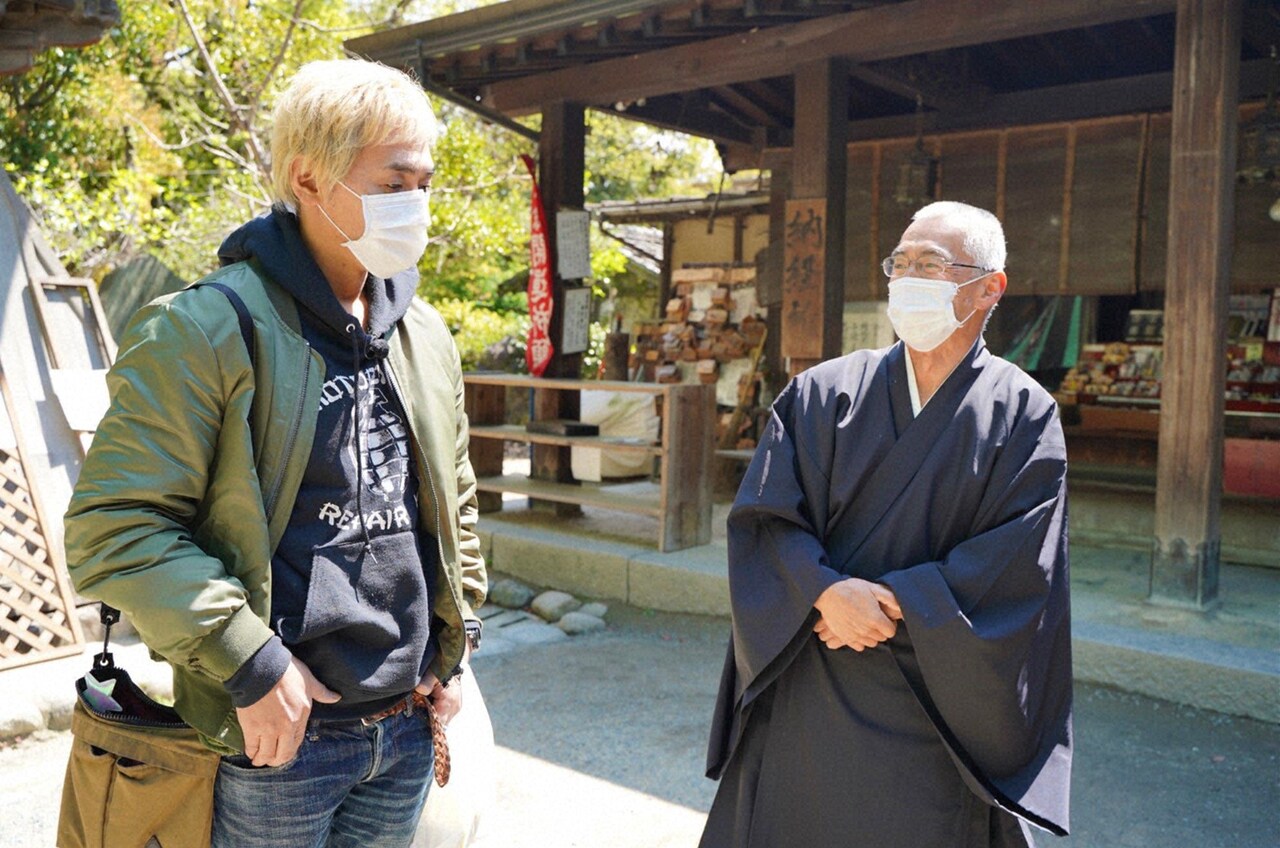 ヒロシ、住職に「お久しぶりですね」と声をかけられるが思い出せない