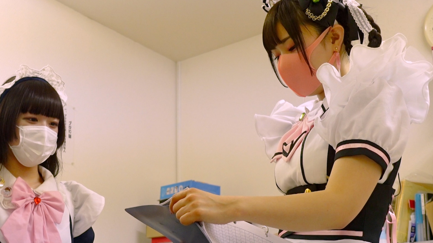 番組で紹介されるメイドカフェの舞台裏の様子。(c)テレビ朝日