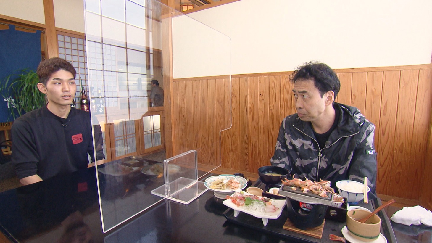ペナルティ・ワッキー（右）(c)ABCテレビ