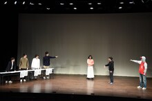 揉めるトンツカタンと審査員たち。