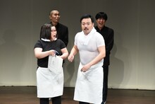 “第2のザ・ギース”となった本田兄妹にはラバーガールから菓子折りが贈られた。