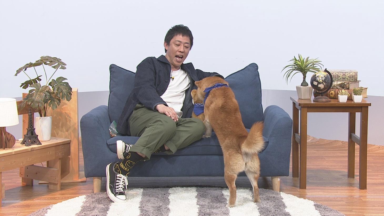 左からさらば青春の光・森田、里見ワン太郎。(c)静岡朝日テレビ