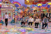 おいでやす小田（左端）と「おいでやす小田大好き芸人」たち。(c)テレビ朝日